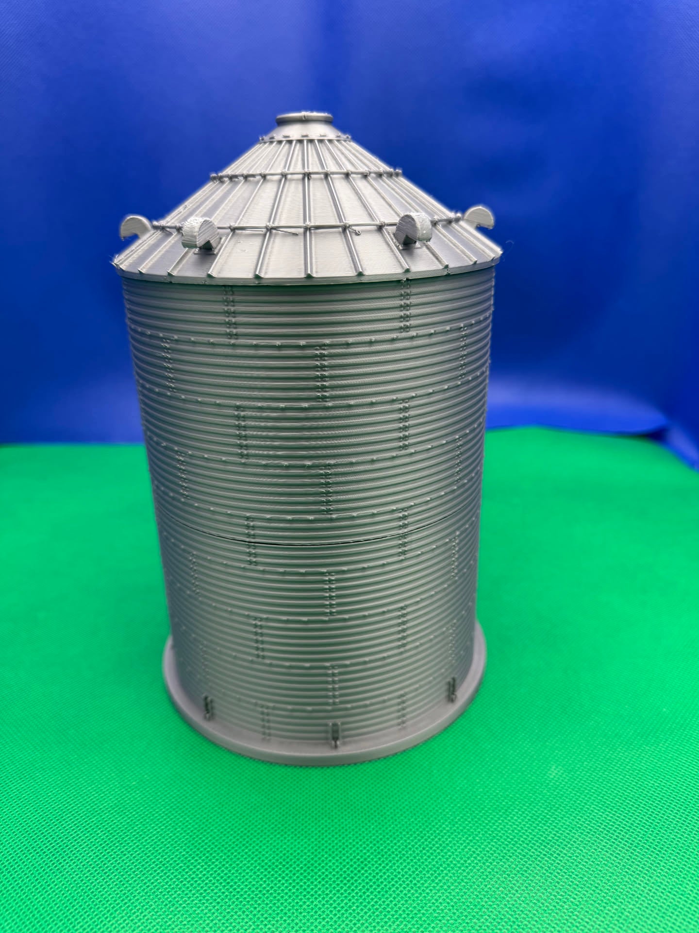 1/64 Scale Toy Grain Bins