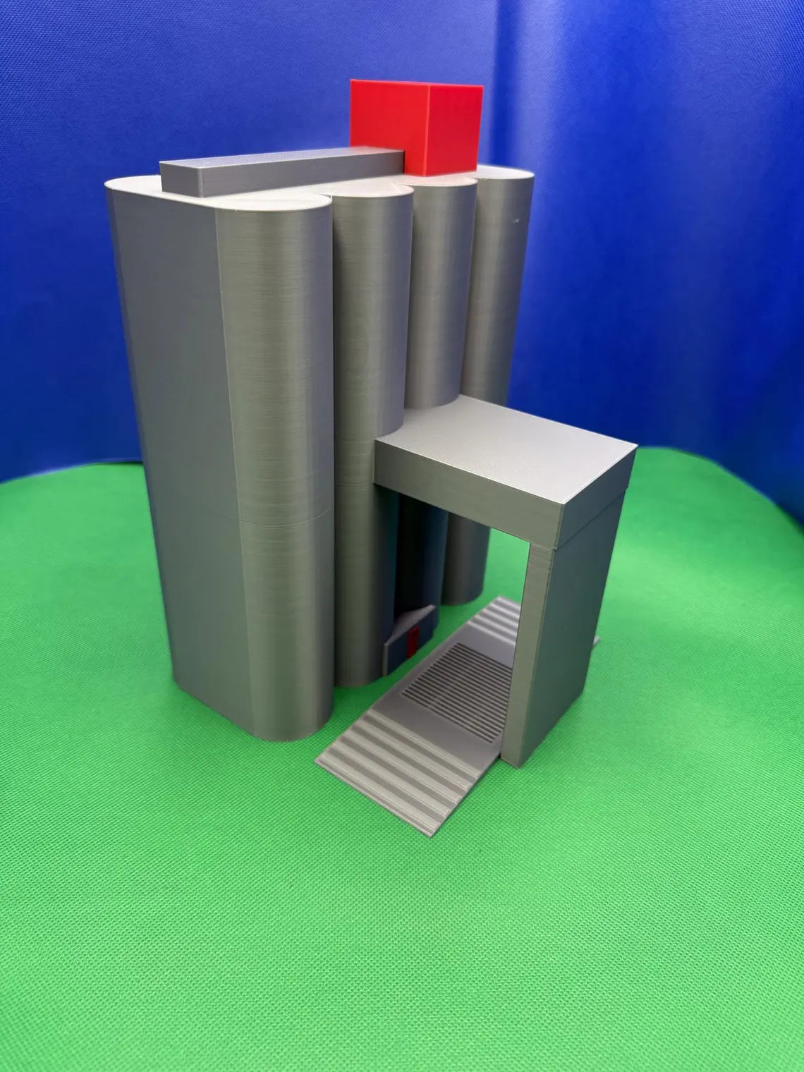 Model Grain Silo Play Set