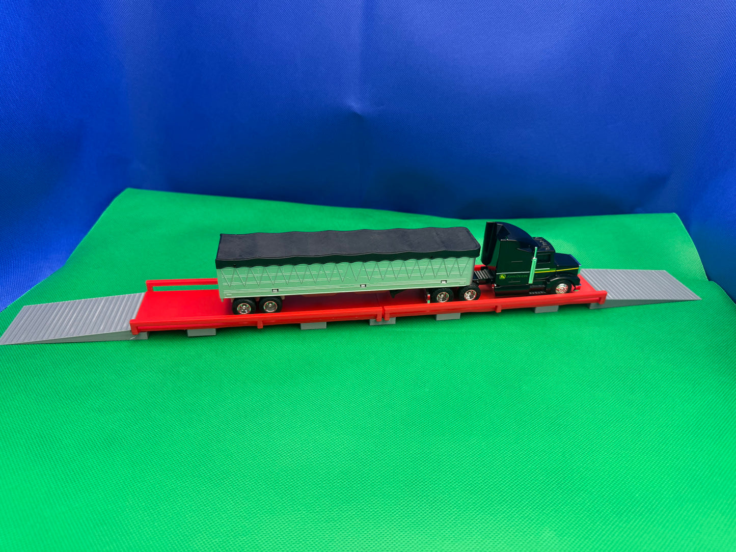 Pretend Play Toy Truck Scale | 1:64 Scale